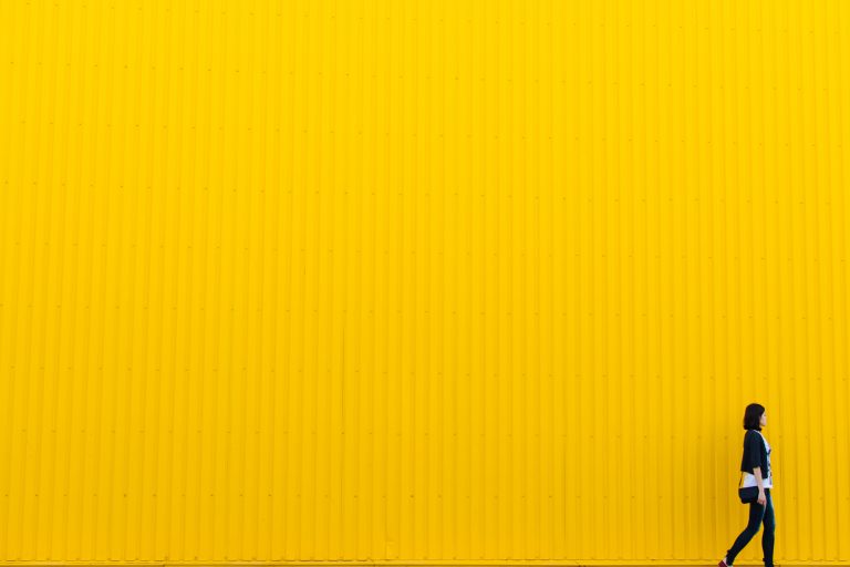 how-lighting-and-color-affect-productivity-desktime-blog