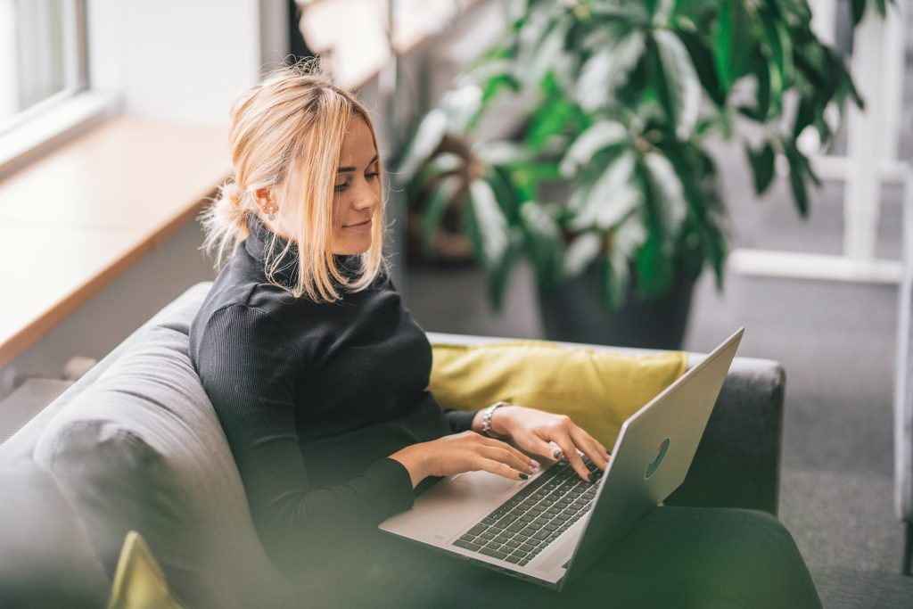 woman crafting an elevator pitch for job interview