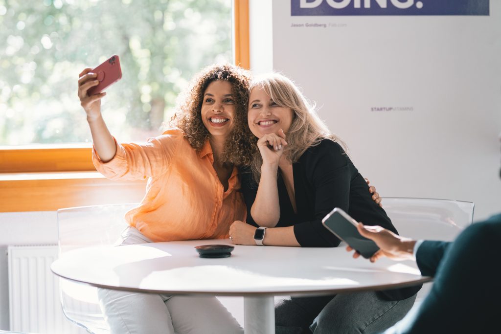 Work friends boost productivity